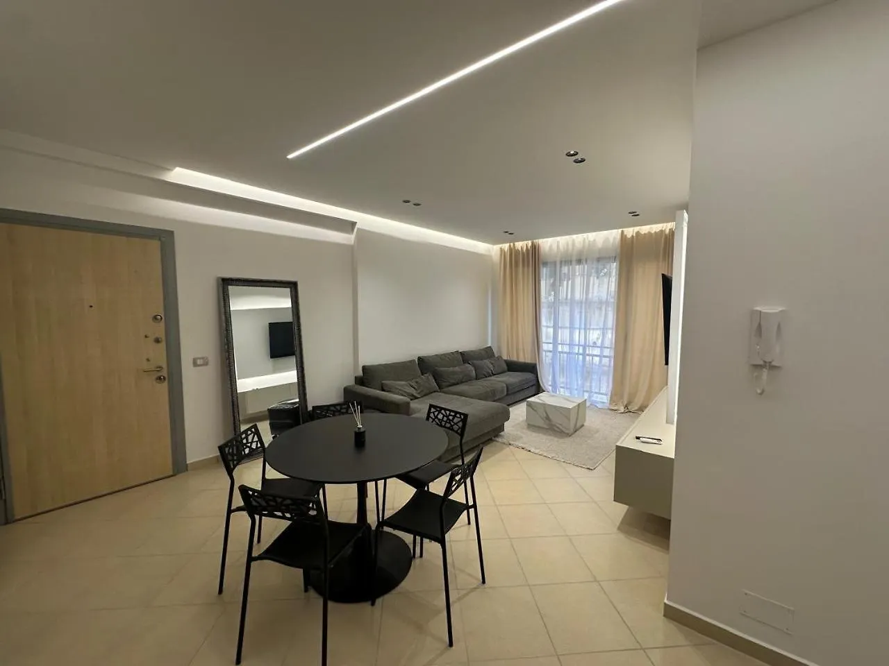 Noah Apartment Avlonya